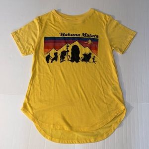 Disney The Lion King Hakuna Matata Yellow Jr’s Size Med 7-9 Short Sleeve Tee